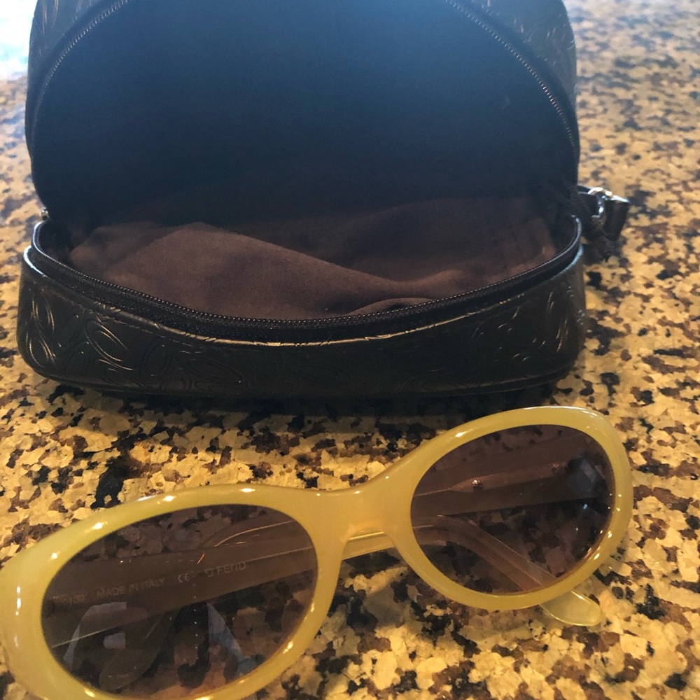 Fendi Green Sunglasses Sporty Wraparound Style